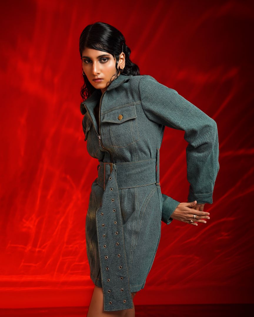 TIE - BELT WASHED DENIM DRESS